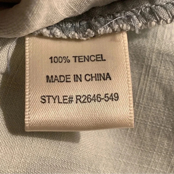 Bella  Dahl Chambray Button Down Shirt - Picture 9 of 10